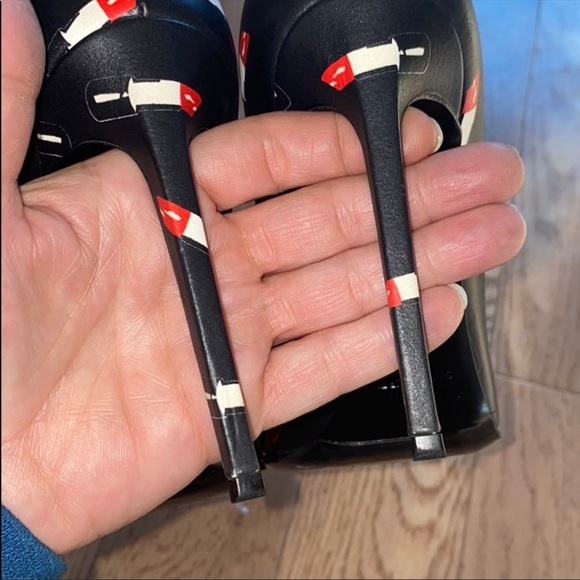 💥SOLD💥 SAINT LAURENT LEATHER LIPSTICK HEELS - Picture 10 of 13